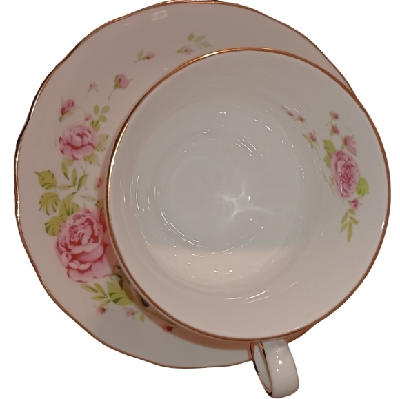 Vintage| Dainty Floral Pink Rose  white teacup saucer set - Picture 3 of 7